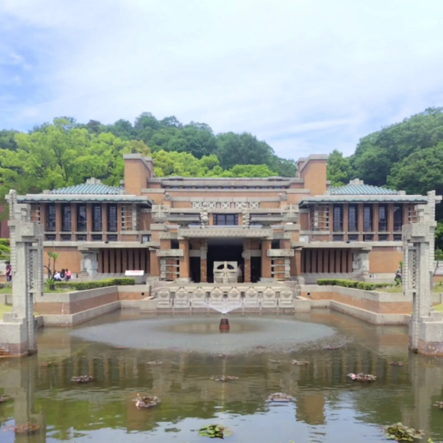 5月の爽やかな晴天の中、”構造建築士と行く明治村ツアー”に参...
