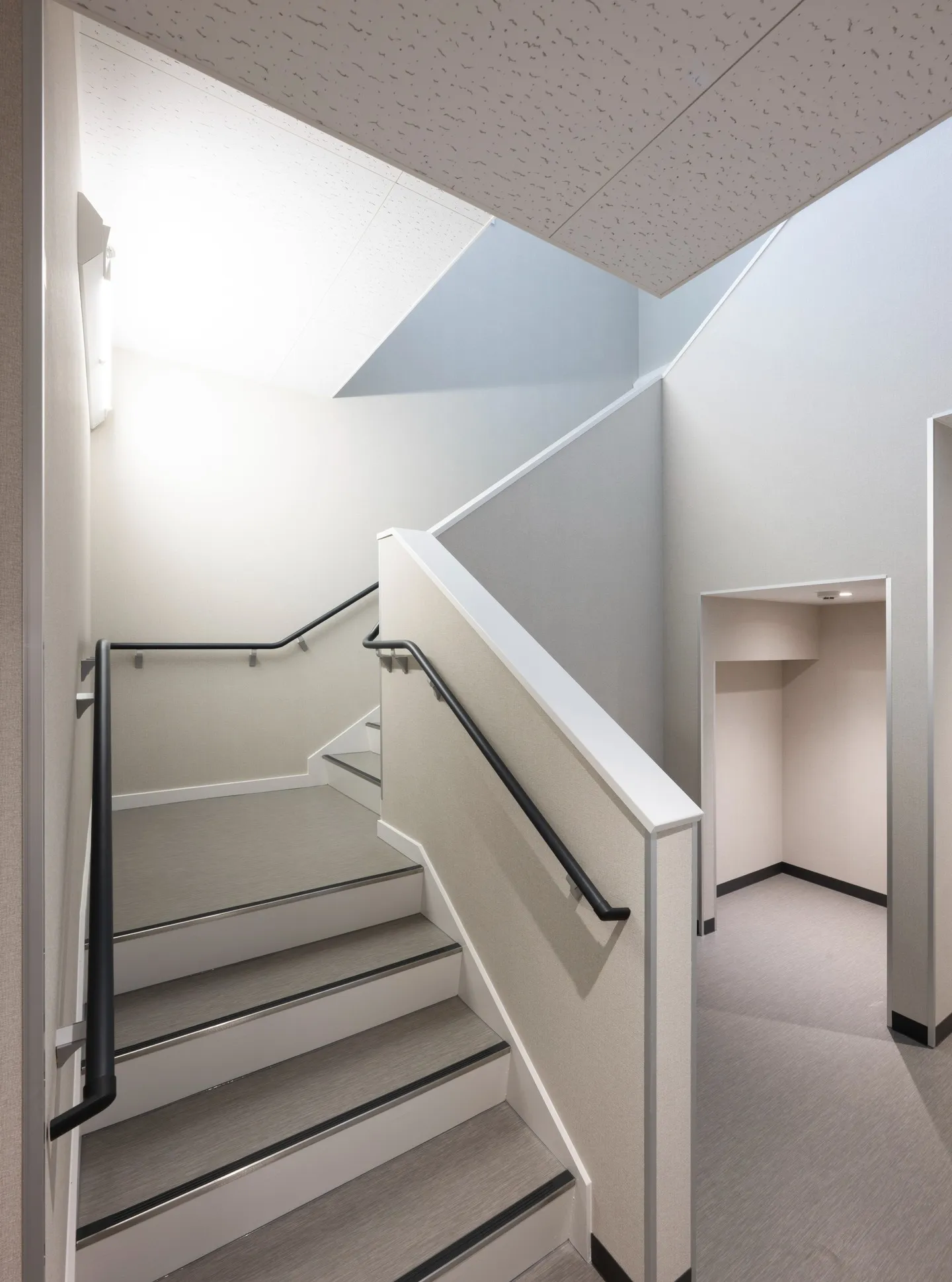 昨年の晩夏に起工式を行ったプロジェクトがついに完成し、竣工式...